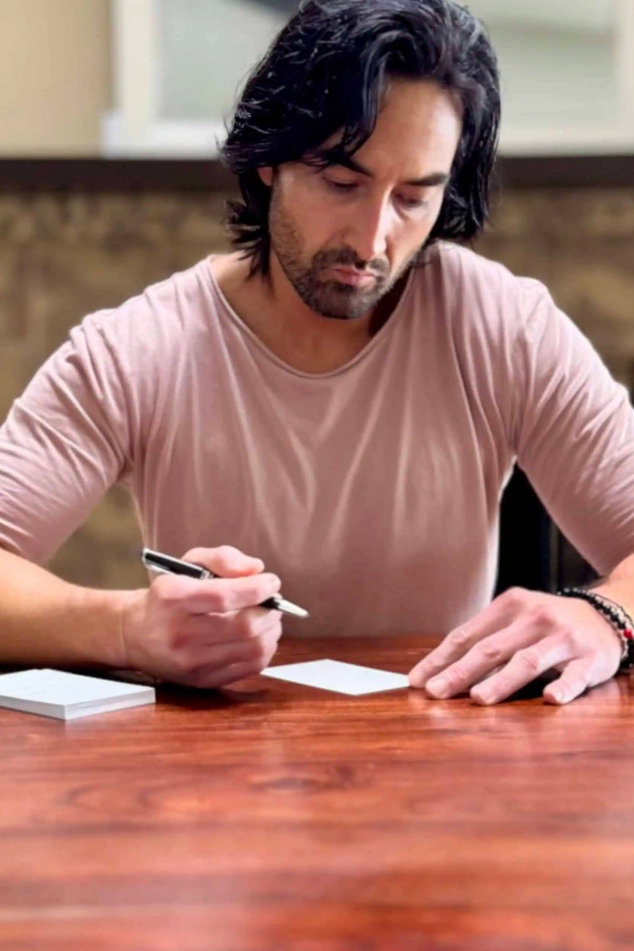 Dean-Bokhari-writing-on-125-productivity-cards